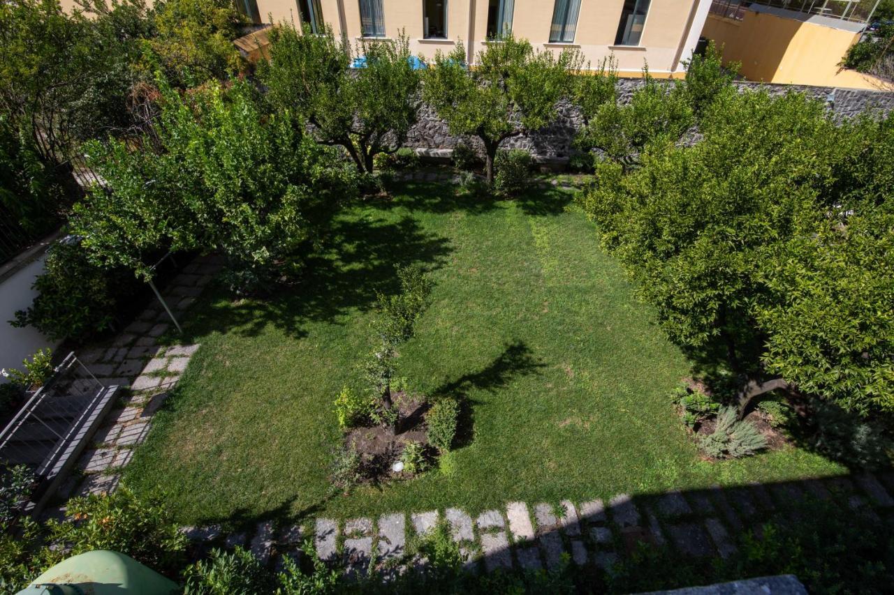 Palazzo Caracciolo Del Sole Bed & Breakfast Terzigno Exterior photo